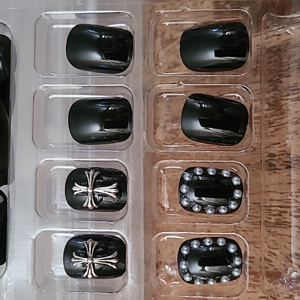 3D Cross Press On Nails - Picture 8 of 9